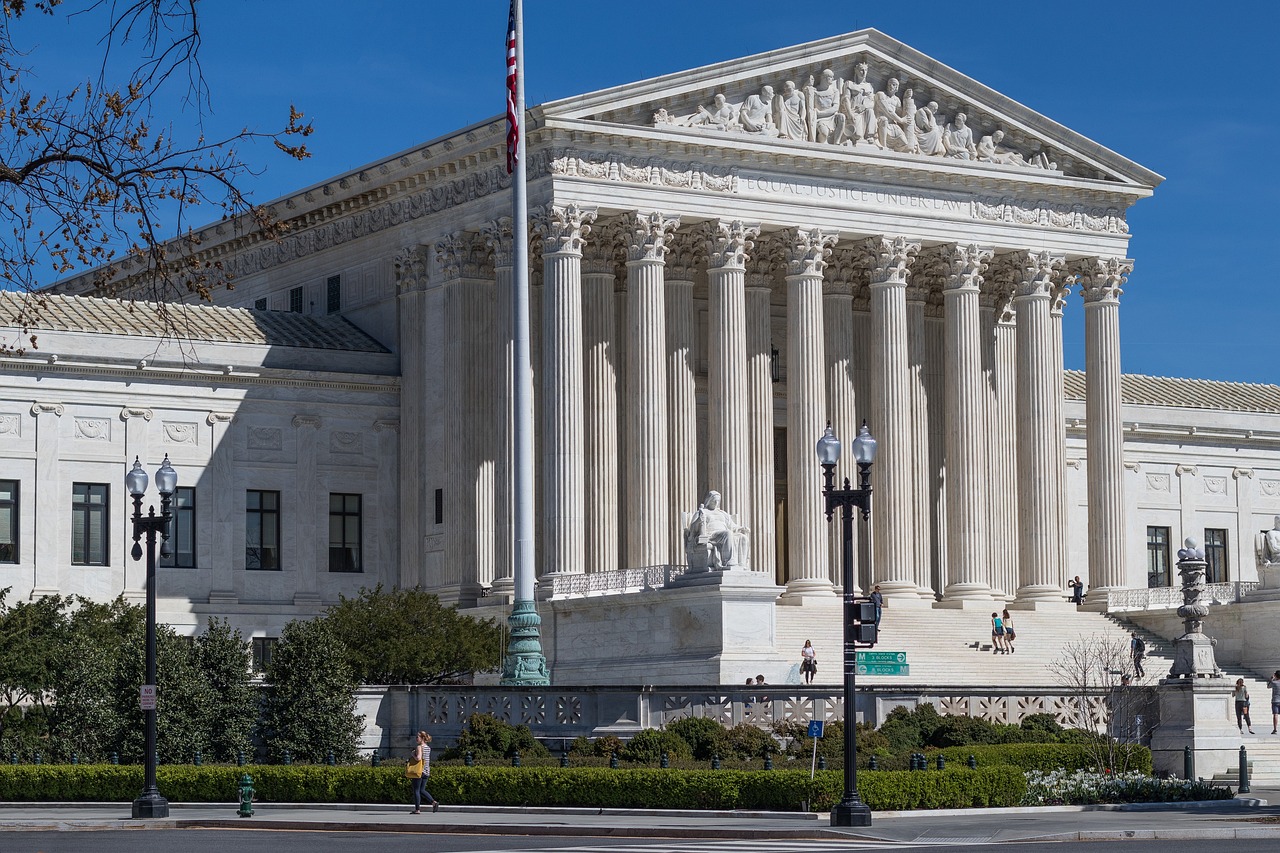 阿利托罕见受访:同性婚姻裁决 Obergefell 是既定法律,不太可能被推翻