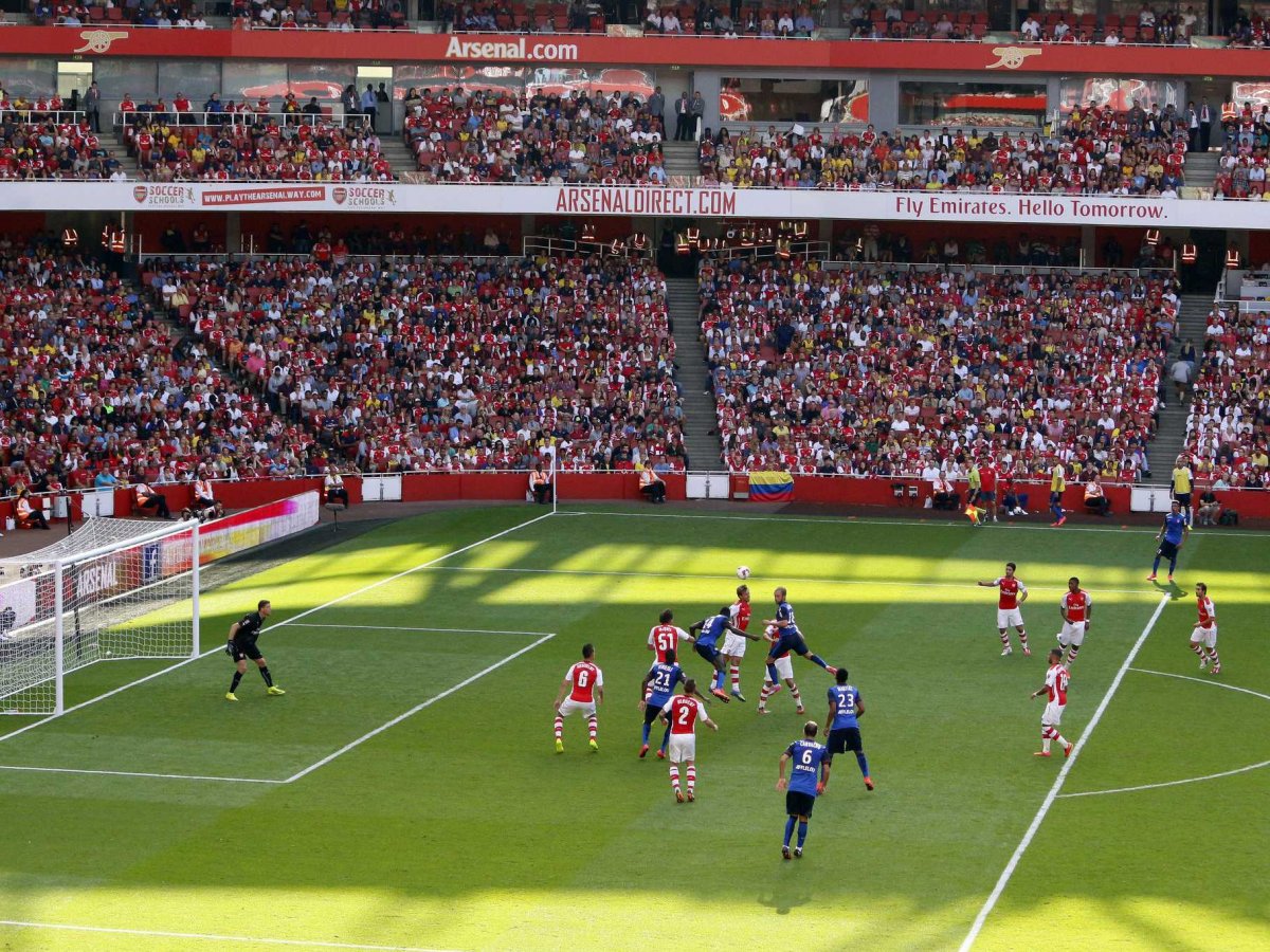Arsenal Join Manchester City at the Premier League Summit as Spurs Shock Chelsea 2-0