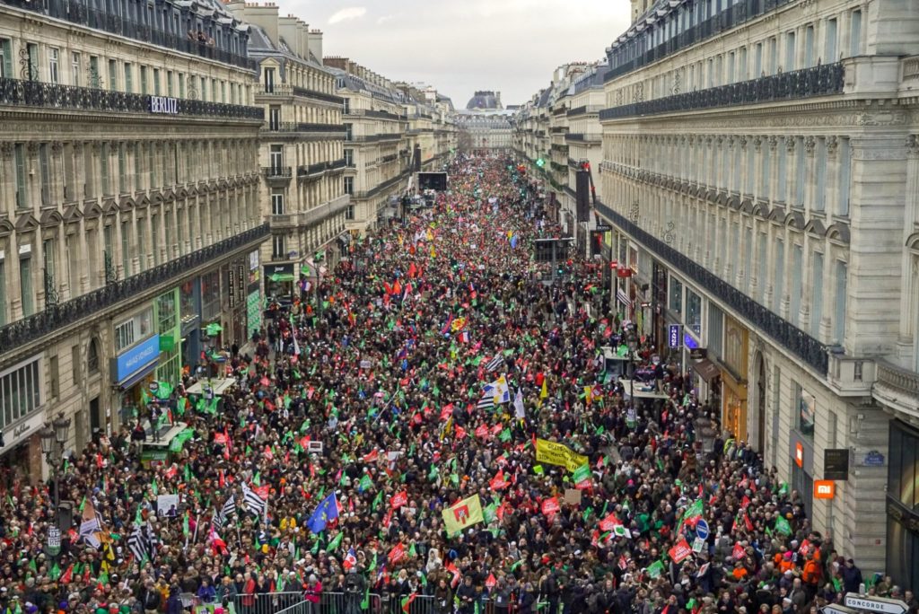 1,314 Arrested as 410,000 March Across France in Second Weekend of Mass Protests