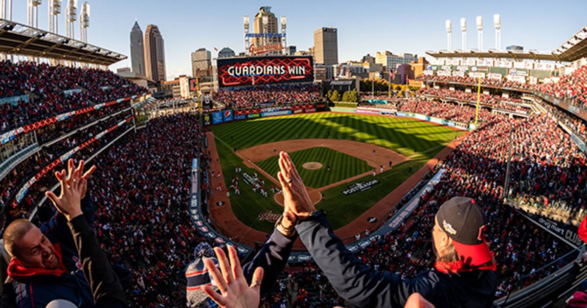 Guardians stun White Sox 2-0 in Game 5 to complete historic 0-2 ALDS comeback