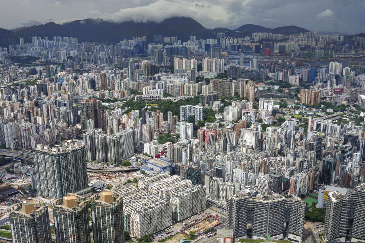 香港大埔火灾调查报告出炉:特首李家超鞠躬道歉,房屋局长引咎辞职