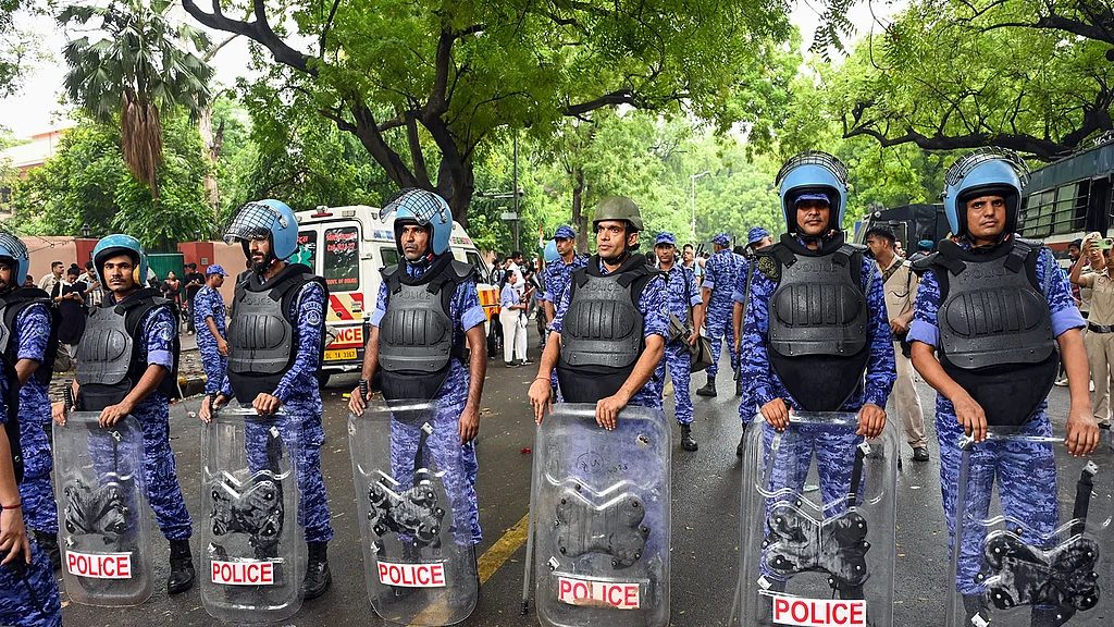 India's 'Cockroach' Protests Enter Crucial Week: SC to Hear Mass-Detention Plea Today as Actor Imran Khan Detained in Mumbai
