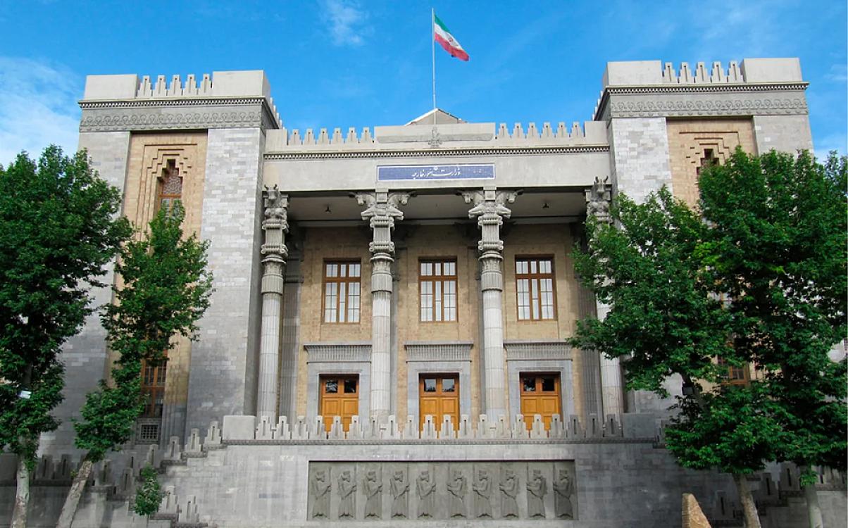 إيران تستدعي سفير فرنسا لديها احتجاجاً على «المعاملة العنيفة» للمتظاهرين الطلاب