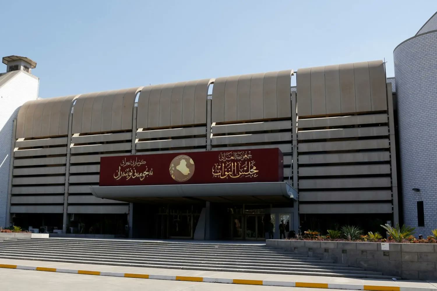 الزيدي يمدد مهلة نزع سلاح الفصائل حتى يونيو 2027: العراق أمام اختبار السيادة الأصعب