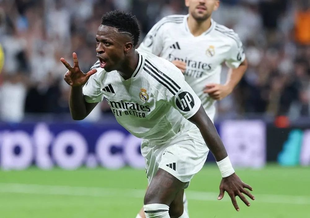 Real Madrid Edge Villarreal 1-0 but Vinicius Sees Red for Hair Pull