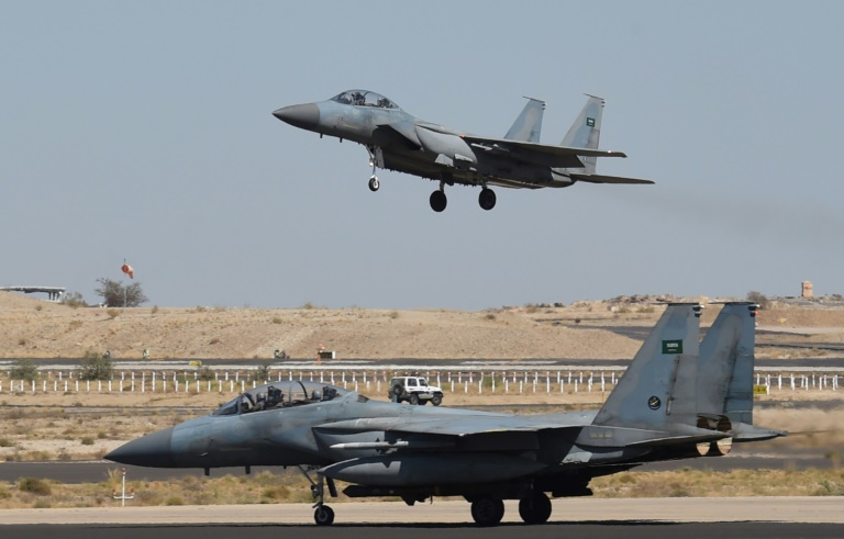 التحالف بقيادة السعودية يعلن عملية عسكرية واسعة ضد الحوثيين ويدمر 136 هدفاً