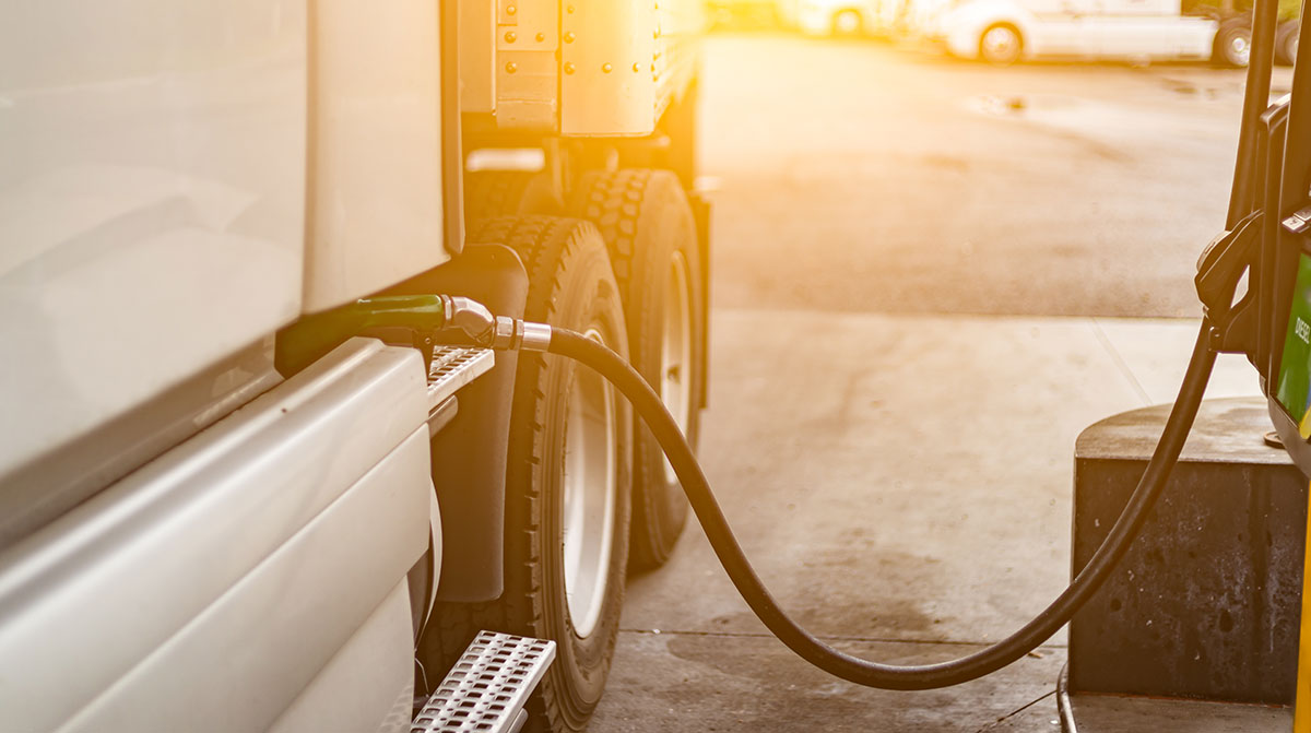 Trump Signs Executive Order Letting Anyone Buy Tax-Free Red-Dyed Diesel in Pre-Midterm Fuel Gambit