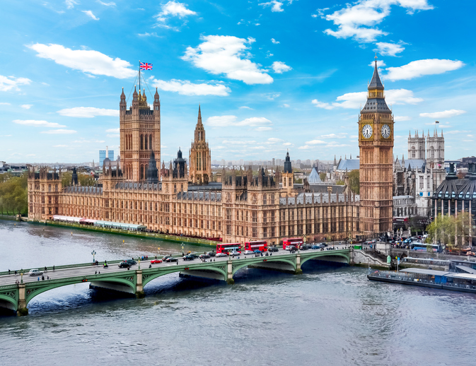 伯纳姆松口:英国首相愿与欧盟讨论恢复人员自由流动,脱欧十年后再掀“诚实讨论”
