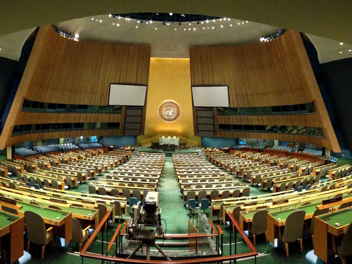 US and Cuba Envoys Clash at UN as Assembly Prepares to Vote on Ending the Embargo