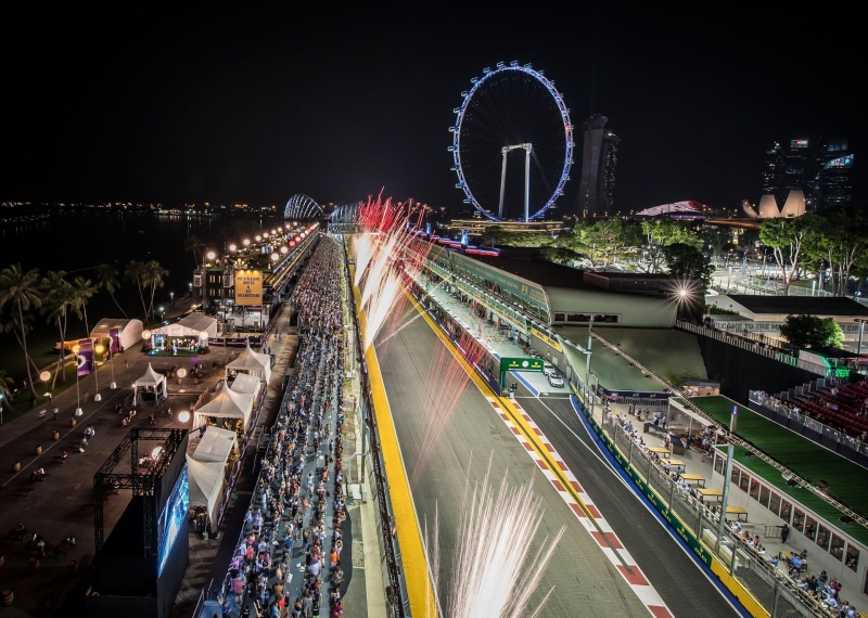 Verstappen Seizes First Singapore Pole and a Shot at Breaking His Marina Bay Duck